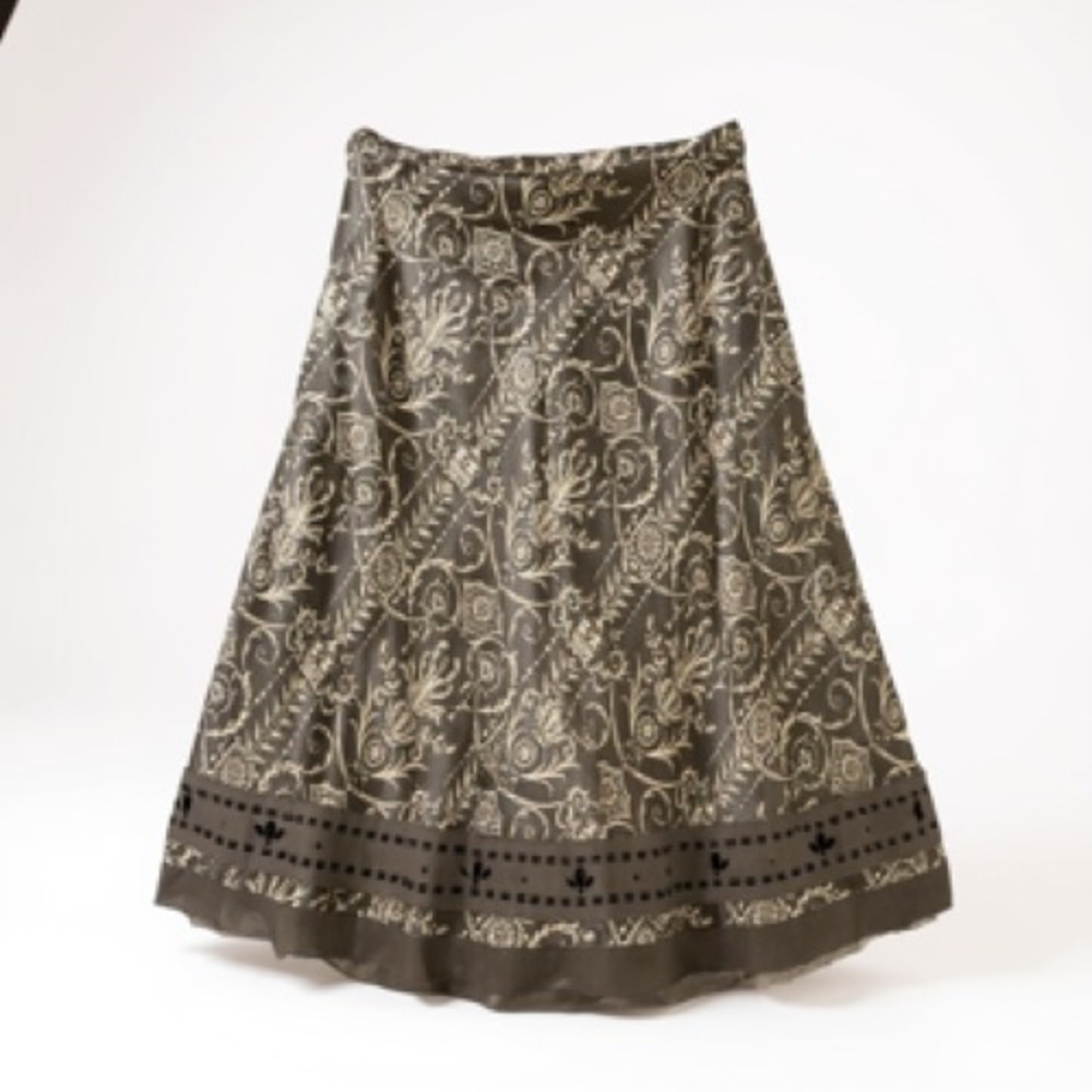White House Black Market Gray Patterned Skirt - Size 2
